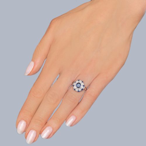 PLATINUM SAPPHIRE DIAMOND CLUSTER RING VINTAGE 1960S FLOWER ENGAGEMENT RING - ADDITIONAL PHOTO 2