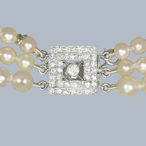 ART DECO TRIPLE STRAND PEARL NECKLACE 1930S CULTURED SALTWATER PEARLS WITH DIAMOND CLASP - ADDITIONAL PHOTO 1
