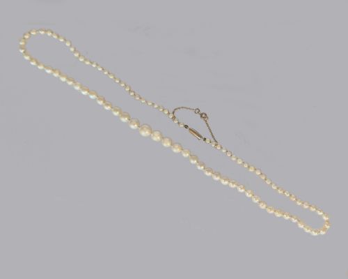 GRADUATED PEARL NECKLACE WITH 9CT GOLD BARREL CLASP 18 INCH VINTAGE CULTURED PEARLS - ADDITIONAL PHOTO 1