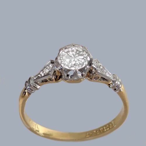 1920S DIAMOND SOLITAIRE RING IN 18CT GOLD AND PLATINUM - ADDITIONAL PHOTO 4