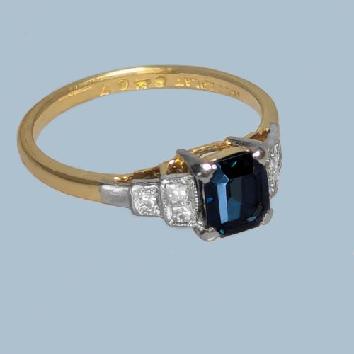 FINE ART DECO SAPPHIRE DIAMOND RING IN 18CT GOLD AND PLATINUM CIRCA 1920S - ADDITIONAL PHOTO 5