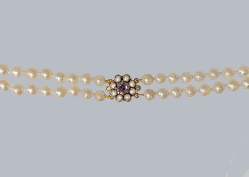VINTAGE DOUBLE STRAND PEARL NECKLACE 9CT GOLD AMETHYST SPLIT PEARL CLASP - ADDITIONAL PHOTO 3