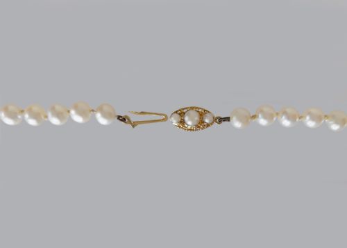 VINTAGE LONG PEARL NECKLACE HAND KNOTTED CULTURED PEARLS 9CT GOLD CLASP LONDON 1969 - ADDITIONAL PHOTO 4