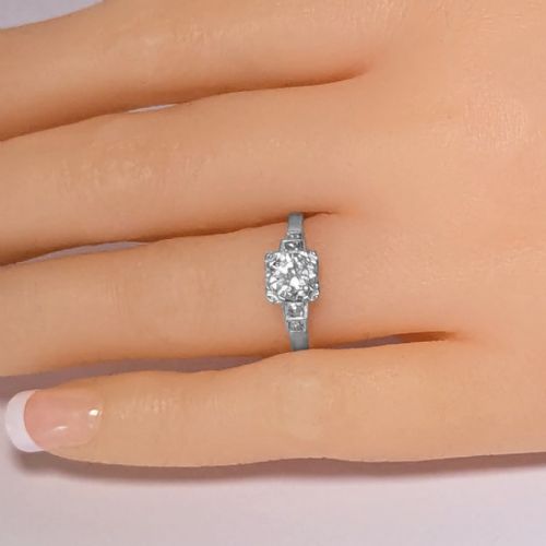 ELEGANT 1950S PLATINUM DIAMOND SOLITAIRE RING WITH ROSE CUT DIAMOND SHOULDERS - ADDITIONAL PHOTO 2