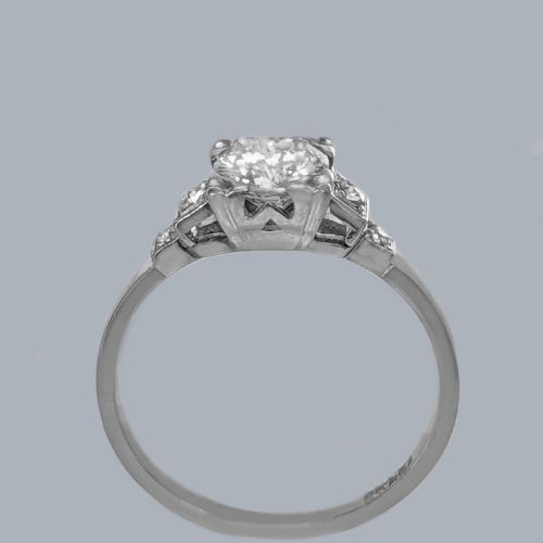 ELEGANT 1950S PLATINUM DIAMOND SOLITAIRE RING WITH ROSE CUT DIAMOND SHOULDERS - ADDITIONAL PHOTO 6