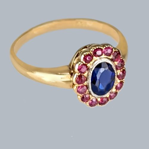 ANTIQUE SYNTHETIC SAPPHIRE AND NATURAL RUBY CLUSTER RING IN 18CT GOLD WITH GEM REPORT - ADDITIONAL PHOTO 3