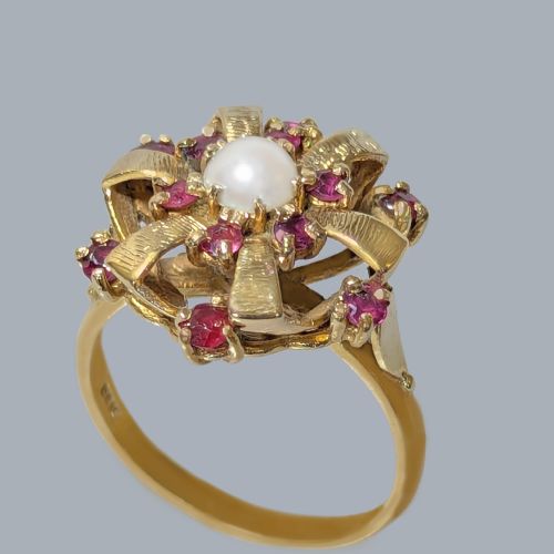 vintage ruby and pearl cluster ring 9ct gold hallmarked 1962 - CATEGORY: ANTIQUE JEWELLERY - DATED 1960