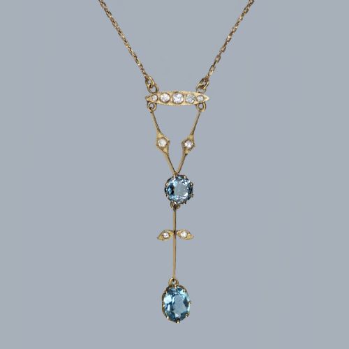 ELEGANT EDWARDIAN AQUAMARINE DIAMOND DROP NECKLACE IN 9CT GOLD CIRCA 1910