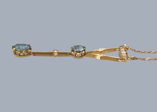 ELEGANT EDWARDIAN AQUAMARINE DIAMOND DROP NECKLACE IN 9CT GOLD CIRCA 1910 - ADDITIONAL PHOTO 2