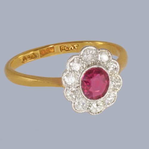 VINTAGE RUBY DIAMOND CLUSTER RING IN 18CT GOLD PLATINUM WITH GEMMOLOGICAL REPORT - ADDITIONAL PHOTO 3