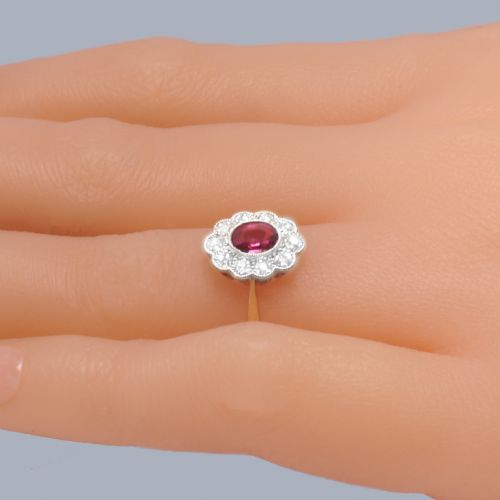 VINTAGE RUBY DIAMOND CLUSTER RING IN 18CT GOLD PLATINUM WITH GEMMOLOGICAL REPORT - ADDITIONAL PHOTO 6