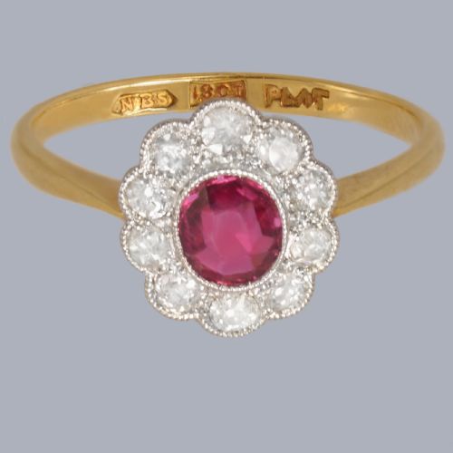 VINTAGE RUBY DIAMOND CLUSTER RING IN 18CT GOLD PLATINUM WITH GEMMOLOGICAL REPORT - ADDITIONAL PHOTO 8