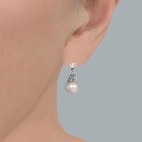 VINTAGE DIAMOND AND PEARL DROP EARRINGS IN 18CT WHITE GOLD CIRCA 1950S - ADDITIONAL PHOTO 1