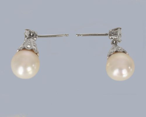 VINTAGE DIAMOND AND PEARL DROP EARRINGS IN 18CT WHITE GOLD CIRCA 1950S - ADDITIONAL PHOTO 4