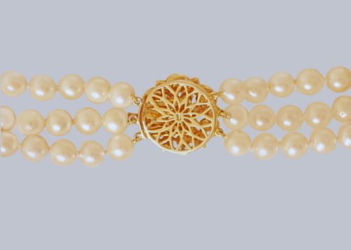 TRIPLE STRAND CULTURED PEARL NECKLACE WITH 9CT GOLD PEARL CLUSTER CLASP 1960S - ADDITIONAL PHOTO 6