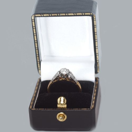 ANTIQUE OLD EUROPEAN CUT DIAMOND SOLITAIRE RING IN 18CT GOLD PLATINUM ART DECO PERIOD C1930 - ADDITIONAL PHOTO 6