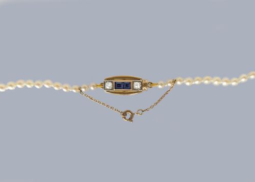 1950S PEARL NECKLACE WITH 18CT GOLD DIAMOND AND SAPPHIRE CLASP RECENTLY RESTRUNG - ADDITIONAL PHOTO 3