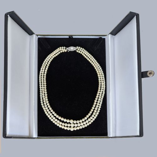 VINTAGE TRIPLE STRAND PEARL NECKLACE 9CT GOLD DIAMOND CLASP LONDON 1958 - ADDITIONAL PHOTO 5