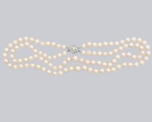 VINTAGE DOUBLE STRAND PEARL NECKLACE WITH DIAMOND 9CT WHITE GOLD FOLIATE CLASP CIRCA 1950S - ADDITIONAL PHOTO 3