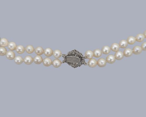 VINTAGE DOUBLE STRAND PEARL NECKLACE WITH DIAMOND 9CT WHITE GOLD FOLIATE CLASP CIRCA 1950S - ADDITIONAL PHOTO 6