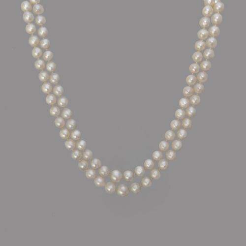 VINTAGE DOUBLE STRAND PEARL NECKLACE WITH DIAMOND 9CT WHITE GOLD FOLIATE CLASP CIRCA 1950S - ADDITIONAL PHOTO 8