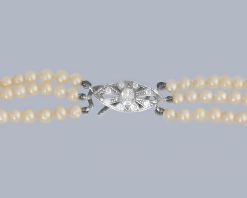 VINTAGE TRIPLE STRAND PEARL NECKLACE 9CT GOLD DIAMOND CLASP BIRMINGHAM 1959 - ADDITIONAL PHOTO 7