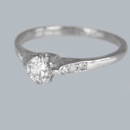 Vintage 18ct White Gold Diamond Solitaire Ring with Diamond-set Shoulders