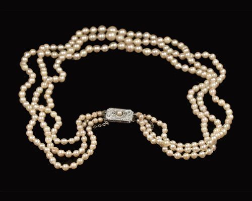 fig 5. 1950s Triple Strand Pearl Necklace 9ct Gold Diamond Clasp with AnchorCert Pearl Report - Restrung