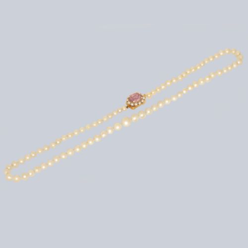 Vintage Cultured Pearl Necklace with Amethyst 9ct Gold Clasp London 1966