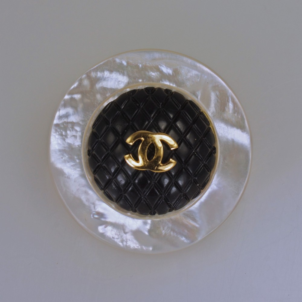 Chanel CC Mother Of Peal & Black Quilt Huge 1 1/2