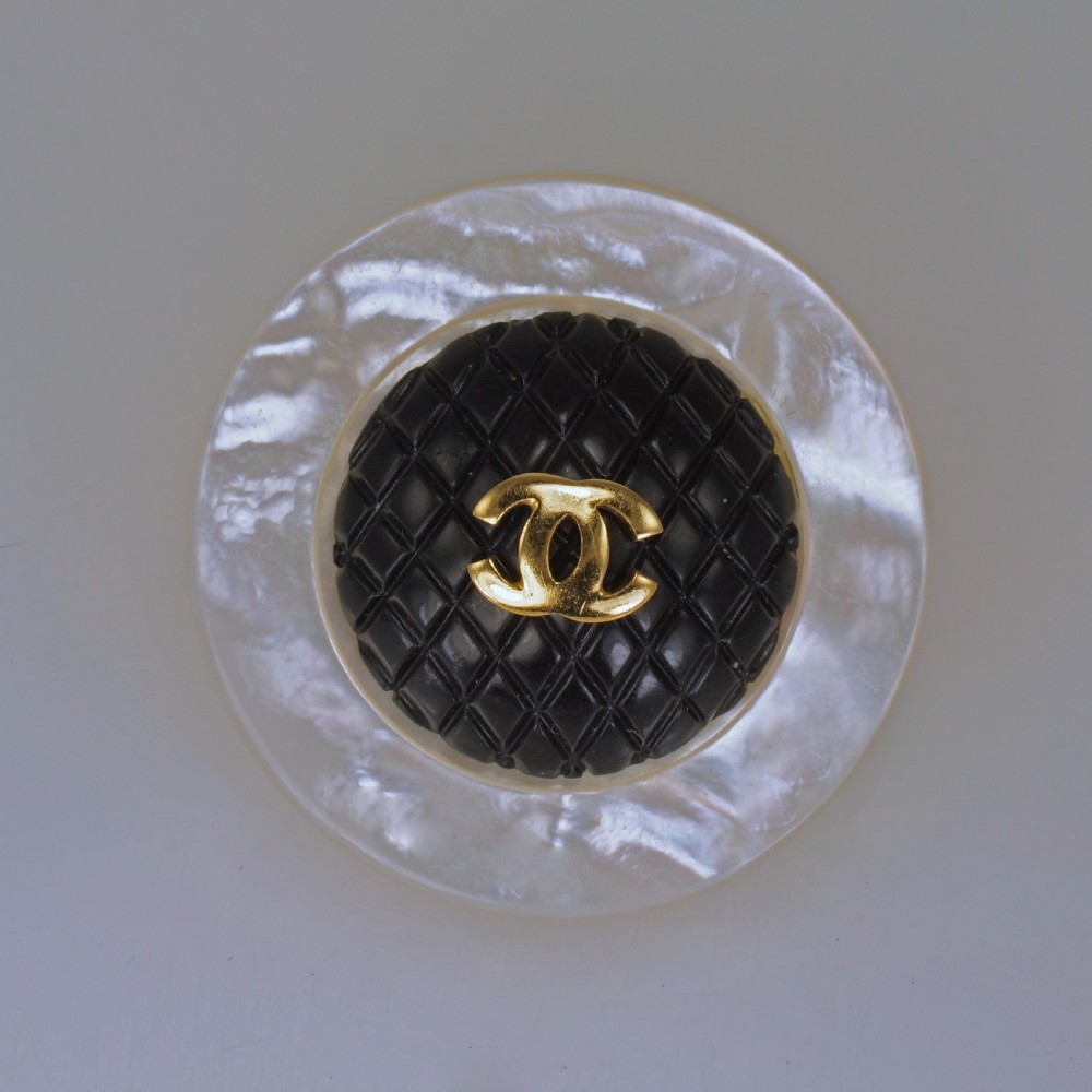 Chanel CC Mother Of Peal & Black Quilt Huge 1 1/2