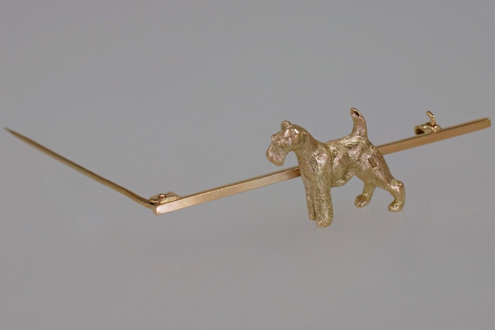 Vintage 9ct Gold Airedale Terrie Dog Brooch English Hallmarked Birmingham 1947 View IV