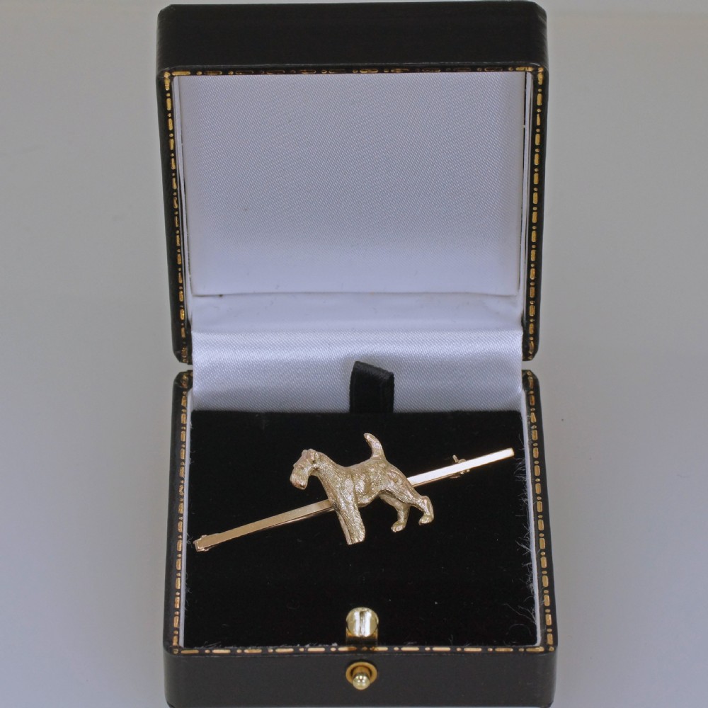 Vintage 9ct Gold Airedale Terrie Dog Brooch English Hallmarked Birmingham 1947 View VII