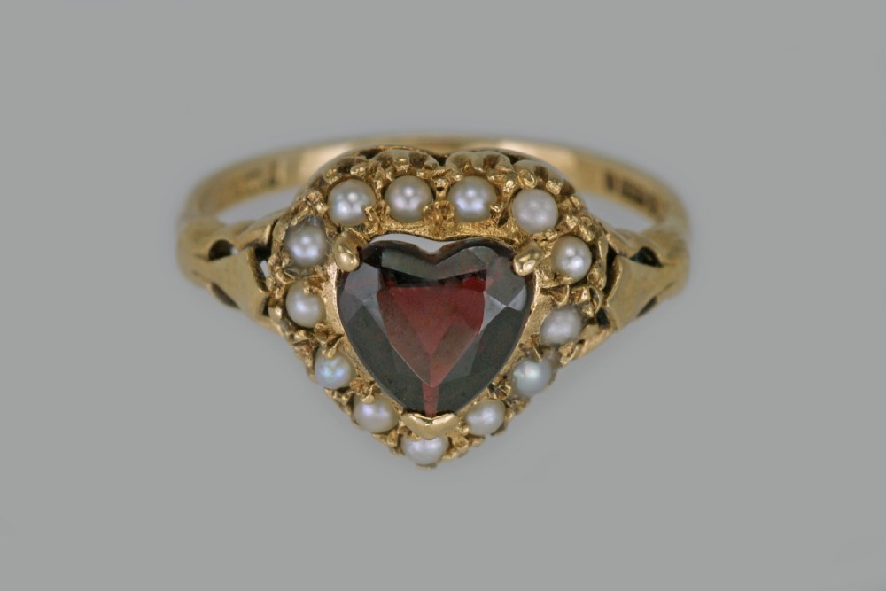 Vintage Garnet & Pearl 9ct Gold Cluster Victorian Style Heart Ring Hallmarked London 1960 View VII