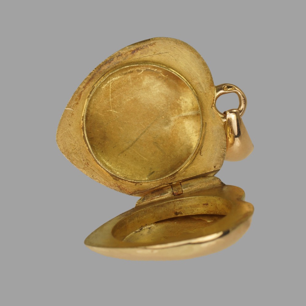 Victorian 15ct Gold Rose cut Diamond Heart Locket Antique Photo Pendant ca 1890 View VIII