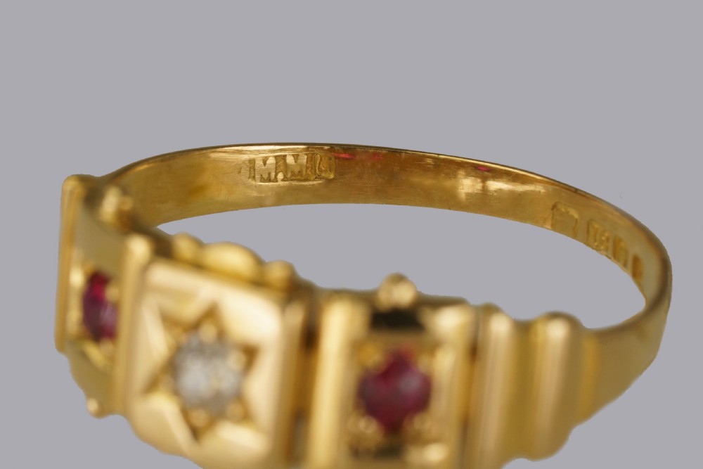Victorian 18ct Gold Diamond & Ruby Antique Etruscan Ring Hallmarked London 1897  View X