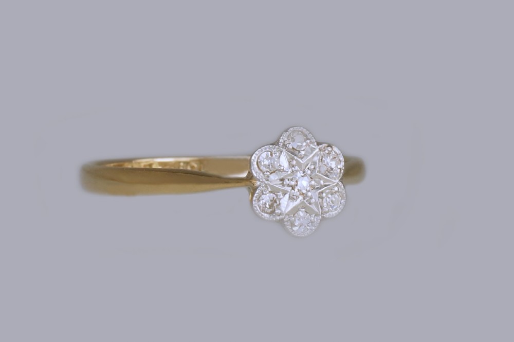 Edwardian 18ct Gold & Plat Diamond Antique Cluster Ring Vintage Daisy Ring circa 1910 View VI