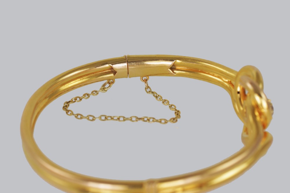 Victorian 15ct Gold Old Cut Diamond Lovers Knot Hinged Bangle Antique Bracelet circa 1890  View IV
