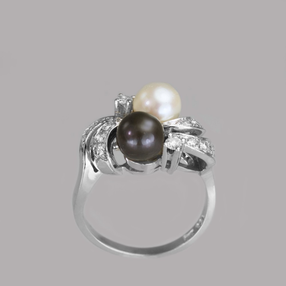Vintage 18ct Gold Pearl & Diamond Toi & Moi Ring 1960's Grey Pearl Cocktail Twist Ring View VI