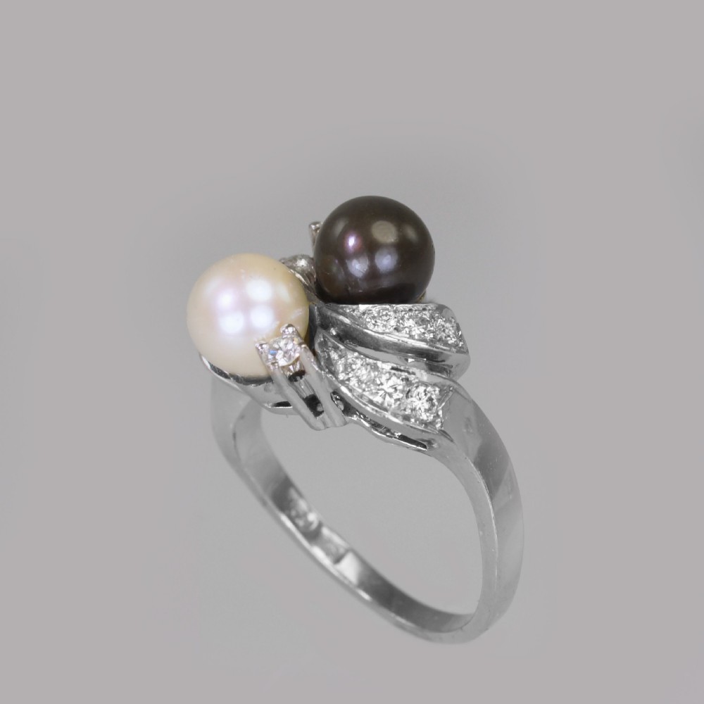 Vintage 18ct Gold Pearl & Diamond Toi & Moi Ring 1960's Grey Pearl Cocktail Twist Ring View VIII