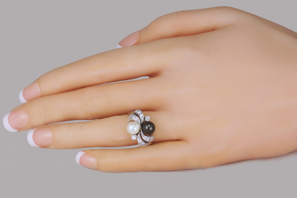 Vintage 18ct Gold Pearl & Diamond Toi & Moi Ring 1960's Grey Pearl Cocktail Twist Ring View XV