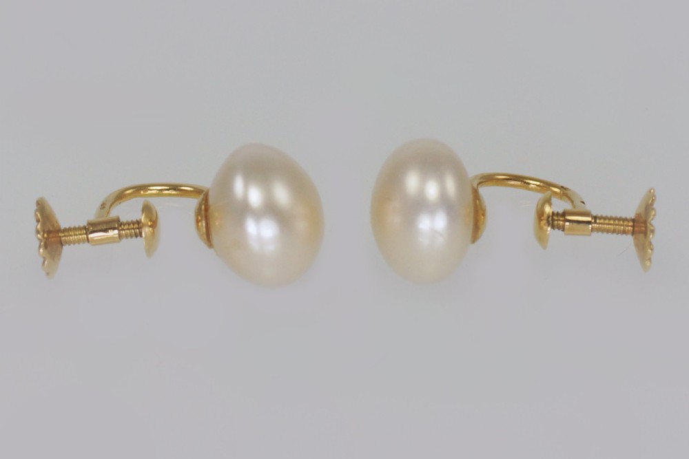Vintage 18ct Gold Pearl Earrings With Tiffany & Co.Antique Leather Box circa 1950 View VIII