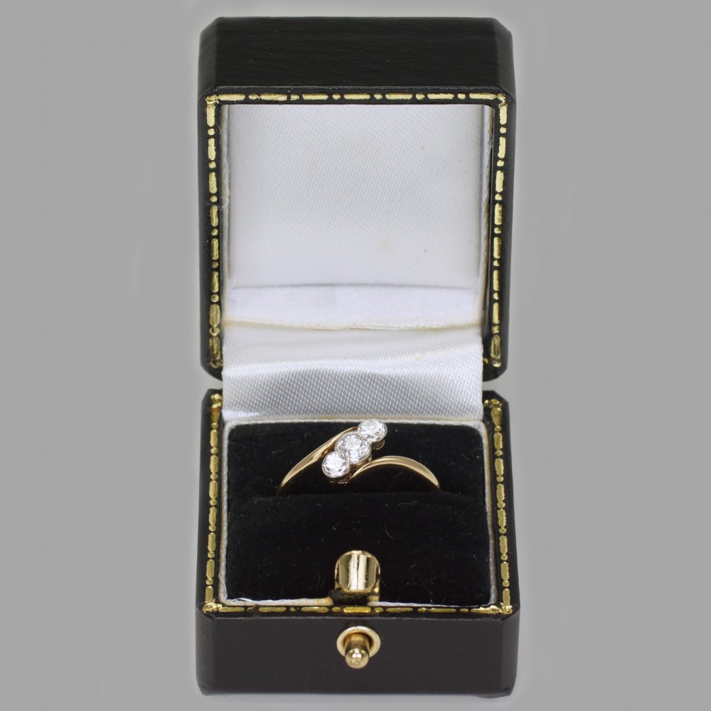 Antique 18ct Gold Old Cut Diamond Trilogy Ring Vintage Art Deco 1920s Twist Ring  View VIII