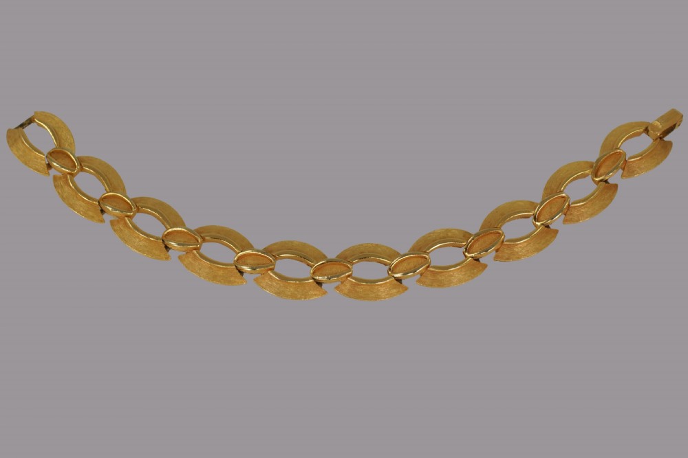 Vintage Trifari Link Chain Necklace & Bracelet Set 1960's Signed Crown & T Charm  View XI