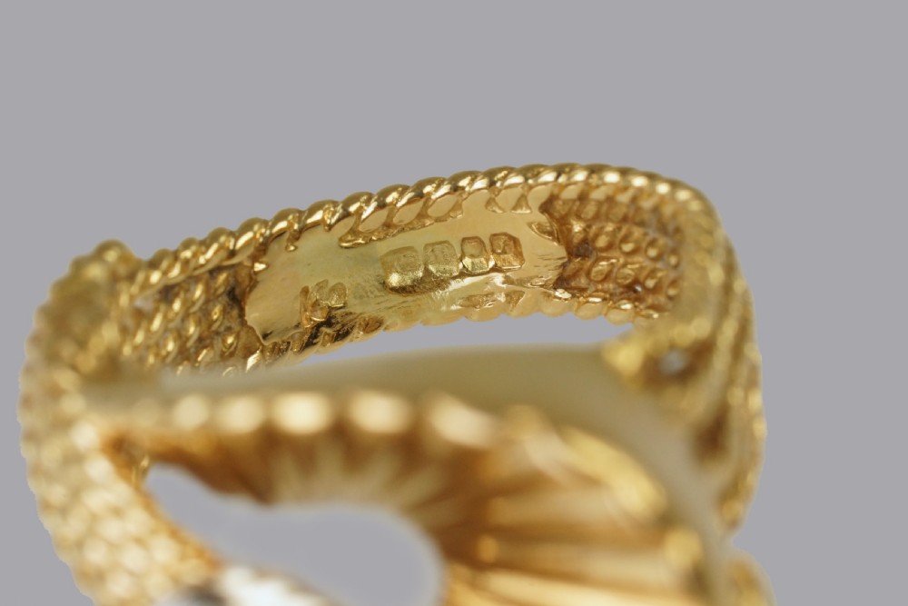 Vintage Kutchinsky Diamond Ring 18ct Gold Dress Ring London 1960's Cocktail Ring View XIV