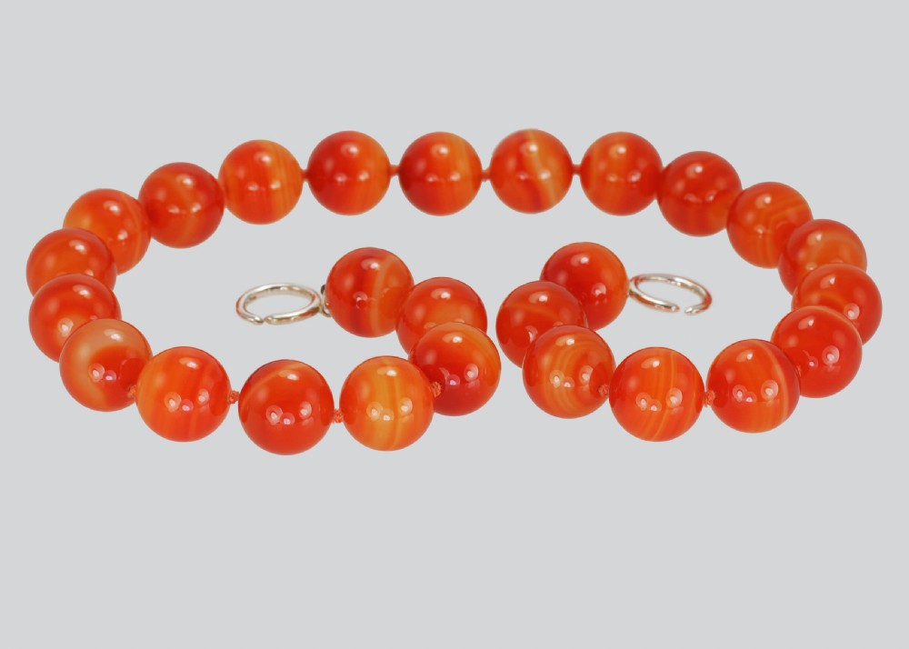 Vintage Tiffany & Co. Paloma Picasso Orange Banded Agate Bead Necklace Silver C C Clasp  View II