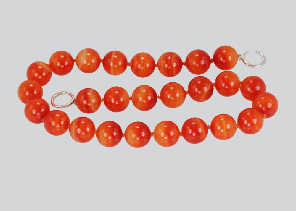Vintage Tiffany & Co. Paloma Picasso Orange Banded Agate Bead Necklace Silver C C Clasp  View III