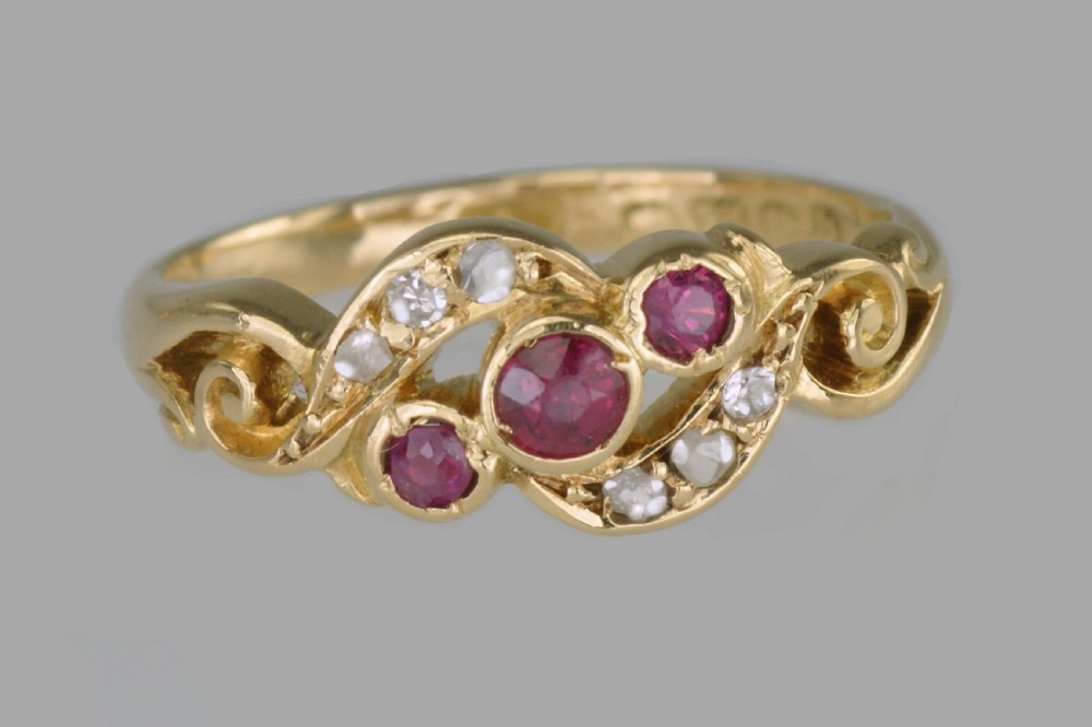 Victorian 18ct Gold Ruby & Diamond Antique Ring Hallmarked Birmingham 1901