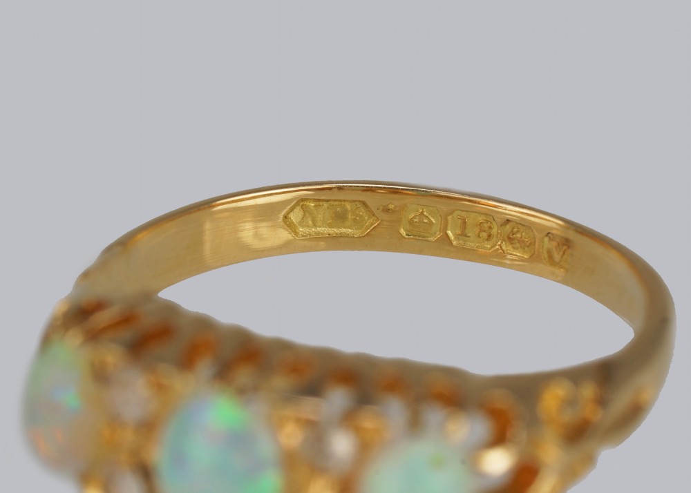 Victorian 18ct Gold Opal & Diamond Ring Hallmarked Birmingham 1870 View X
