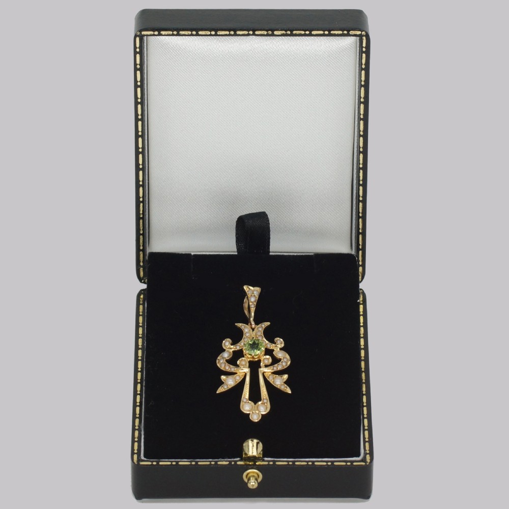 Edwardian 15ct Gold Peridot & Pearl Pendant Antique Art Nouveau Pendant circa 1910 View IV